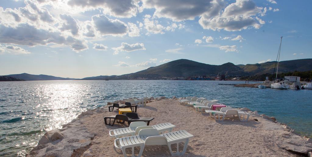 Apartments Villa Anamaria Trogir Exterior photo